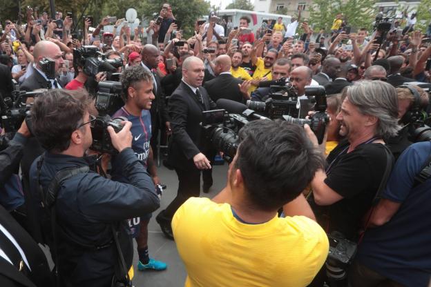 Neymar en a déjà mis plein les yeux à Paris ow.ly/BS2o30eaMRm