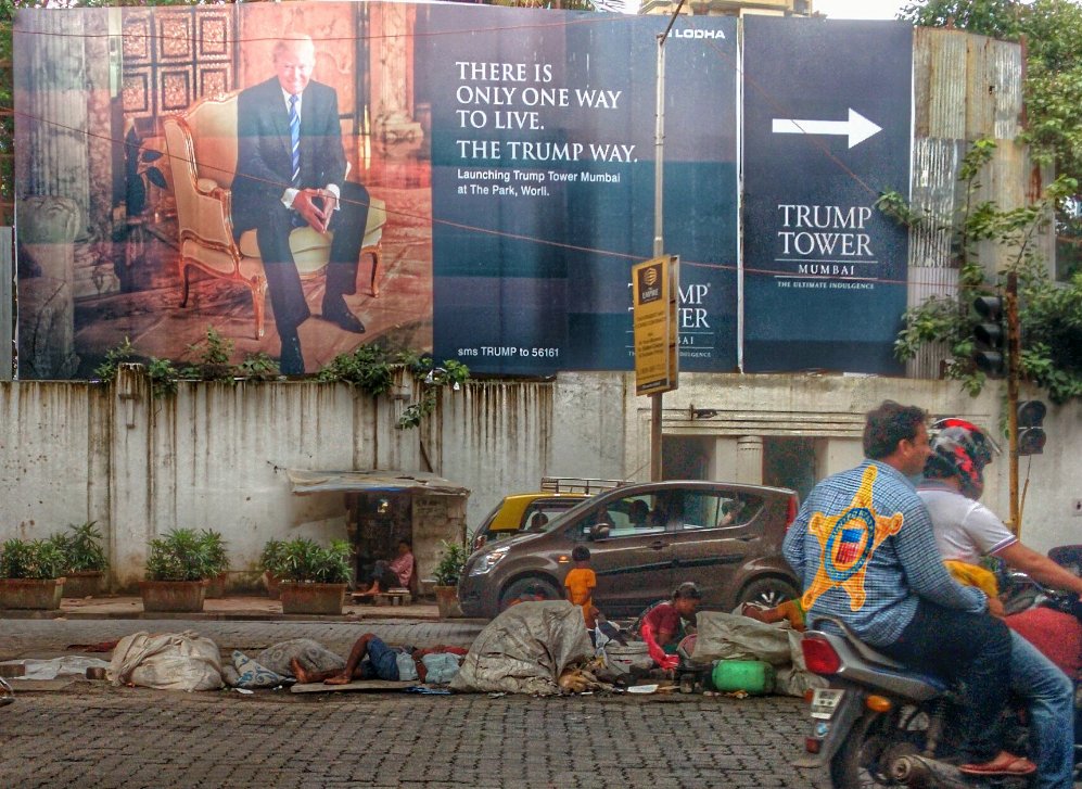 boingboingfeed's tweet photo. Tired of being gouged, Secret Service moves out of Trump Tower and into a box on the sidewalk https://t.co/JcXdynI6AZ https://t.co/tfR7LZ5gKr