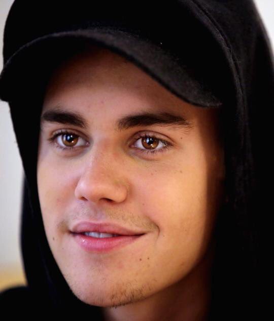 ibieberthought's tweet photo. His eyes are stunning 😍 https://t.co/BDseTrsx5l