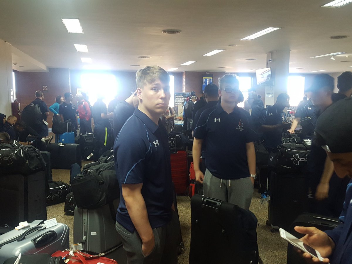 BVGSonTour's tweet photo. Touchdown in Iguassu #BVGSonTour @BVGS1527 https://t.co/KRJVnsYv01