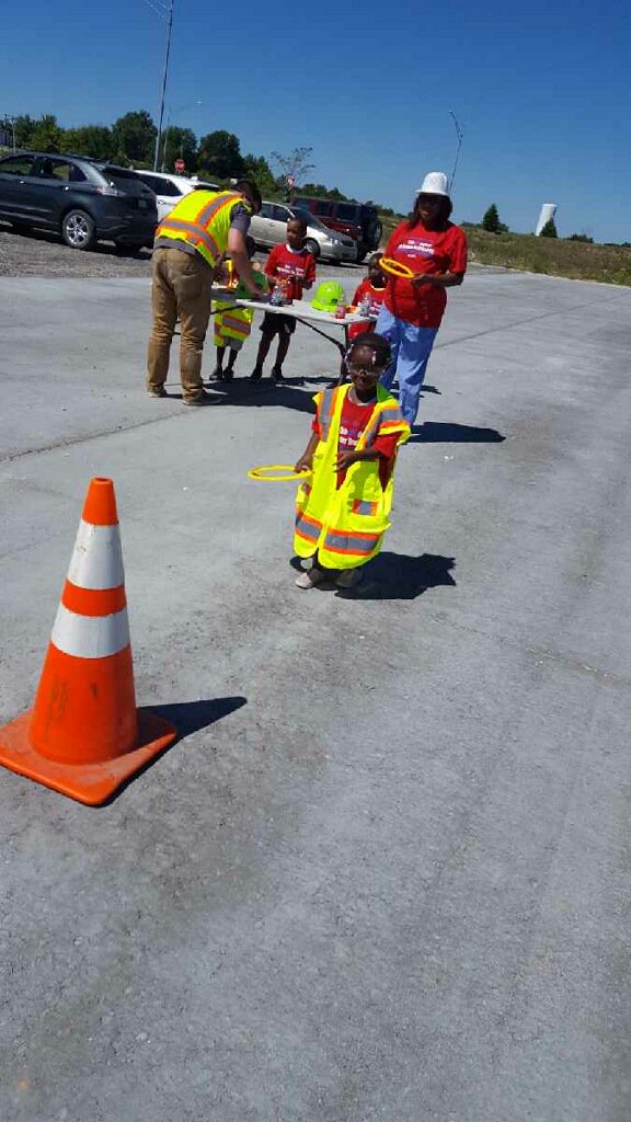 ESS_emerysapp's tweet photo. And they're off!!! Who can be the fastest & the safest?! #safetywins #funfriday #construction #ESSway #buildingfutures @UCBUILDERS https://t.co/eXjxtcwkNC