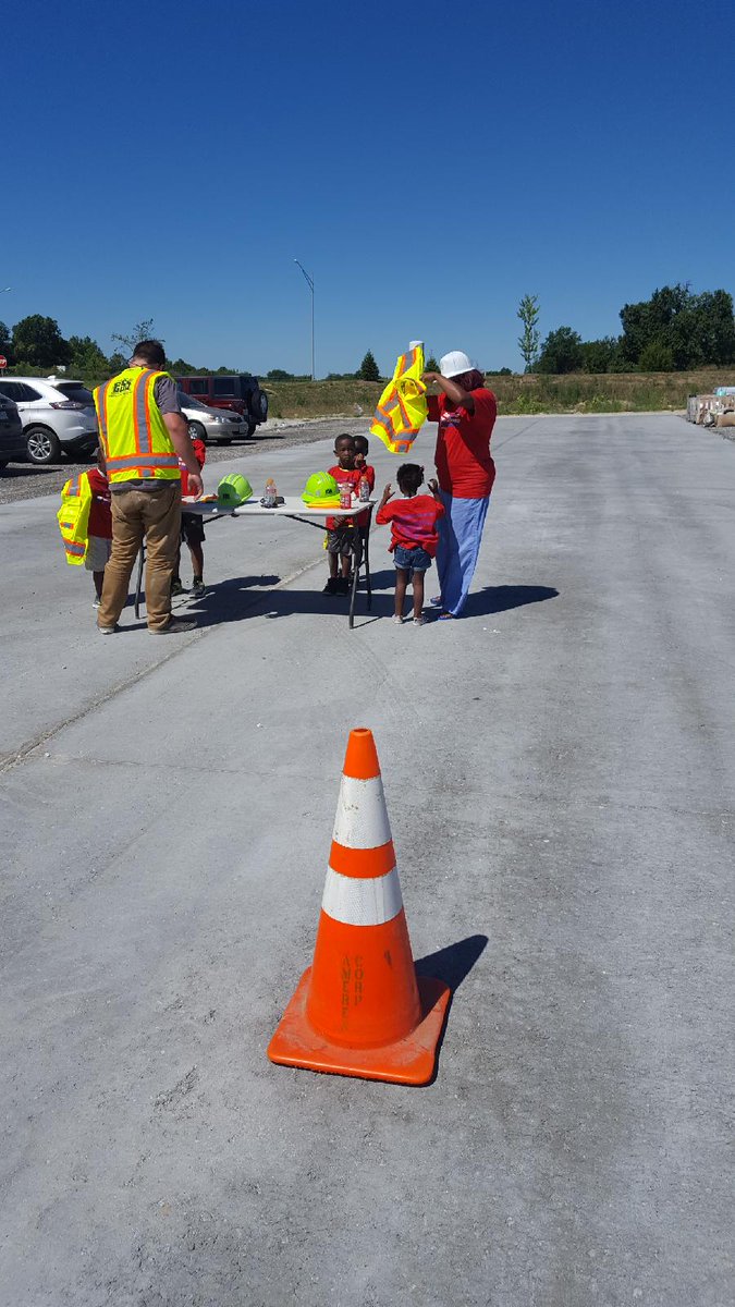 ESS_emerysapp's tweet photo. And they're off!!! Who can be the fastest & the safest?! #safetywins #funfriday #construction #ESSway #buildingfutures @UCBUILDERS https://t.co/eXjxtcwkNC