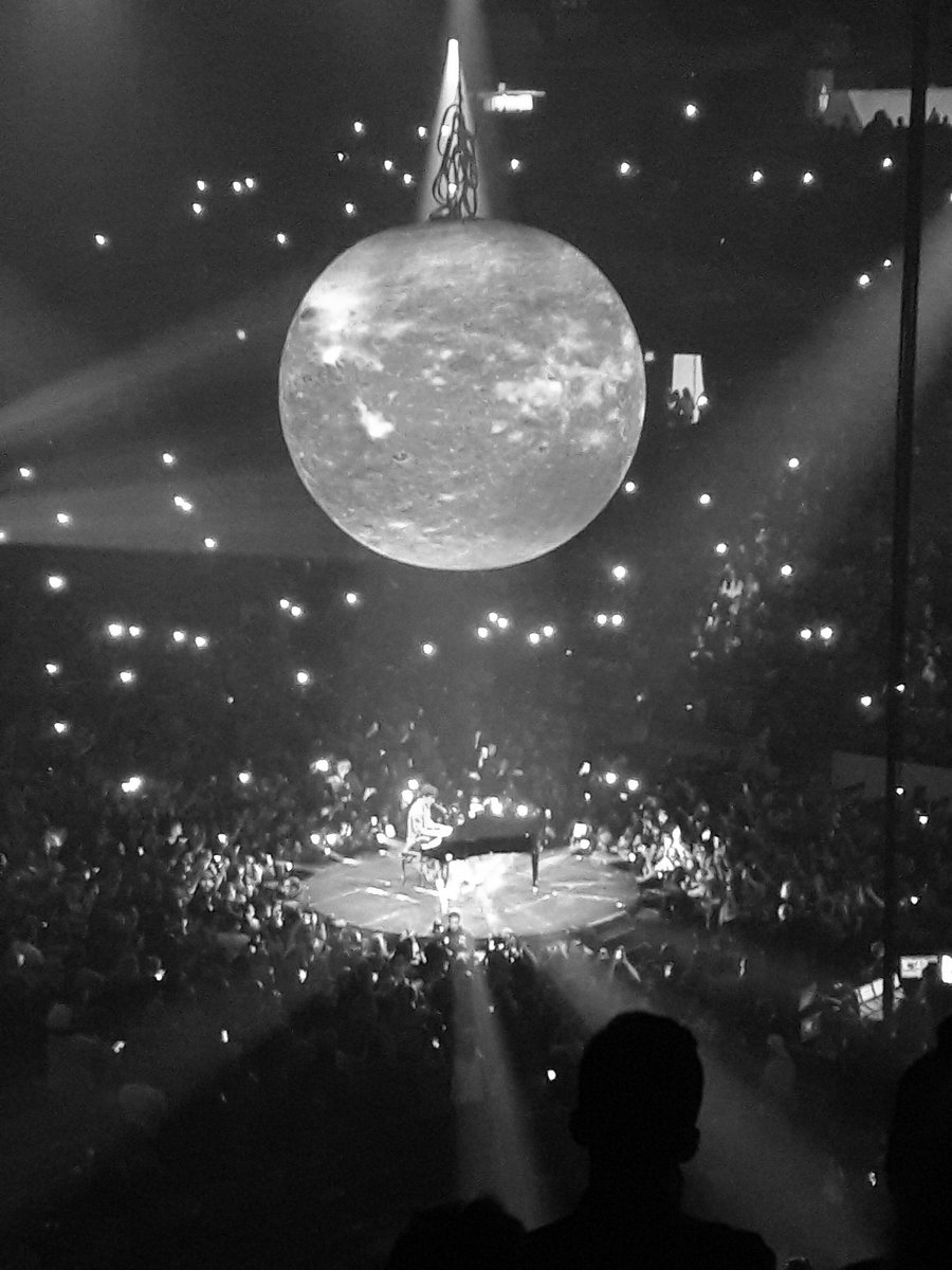 Kimberlyinigue2's tweet photo. Legend @ShawnMendes https://t.co/6maIiHeYZD