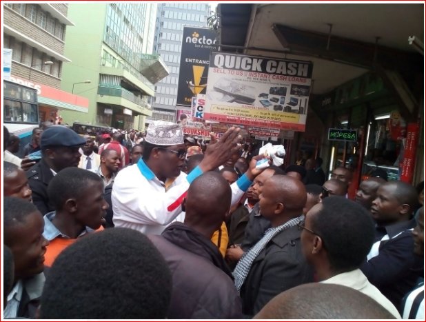MigunaMiguna's tweet photo. 4) The #IntegrityTeam mobilises door-t0-door, street by street, estate by estate, market by market. ARISE; the people of Nairobi; ARISE! https://t.co/tl2dIeZp6N