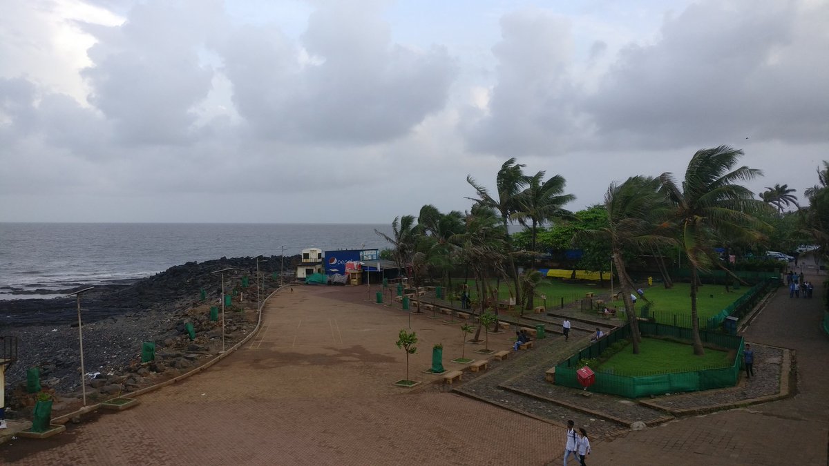 gopalkagarwal's tweet photo. 3/5...I never thought #Mumbai is so beautiful also!! #TajLandsEnds near #SeaLinks https://t.co/VtfBpjYvZG