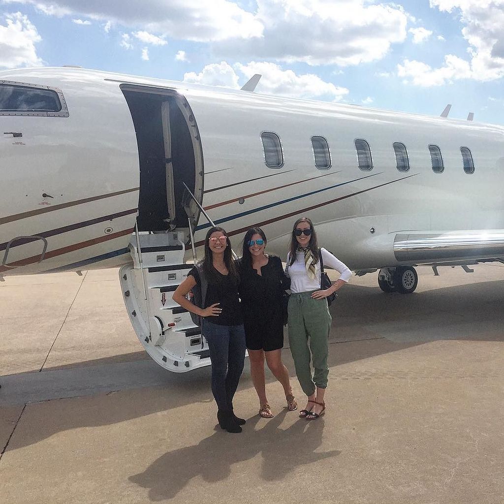 laurendanford's tweet photo. South Padre bound on Stan Air βπ» #letsgohavefun #gonefishing #groupersgonewild @saycaitlin @caslee91 https://t.co/NTcP93zeV7 https://t.co/IHBwyWFvDG