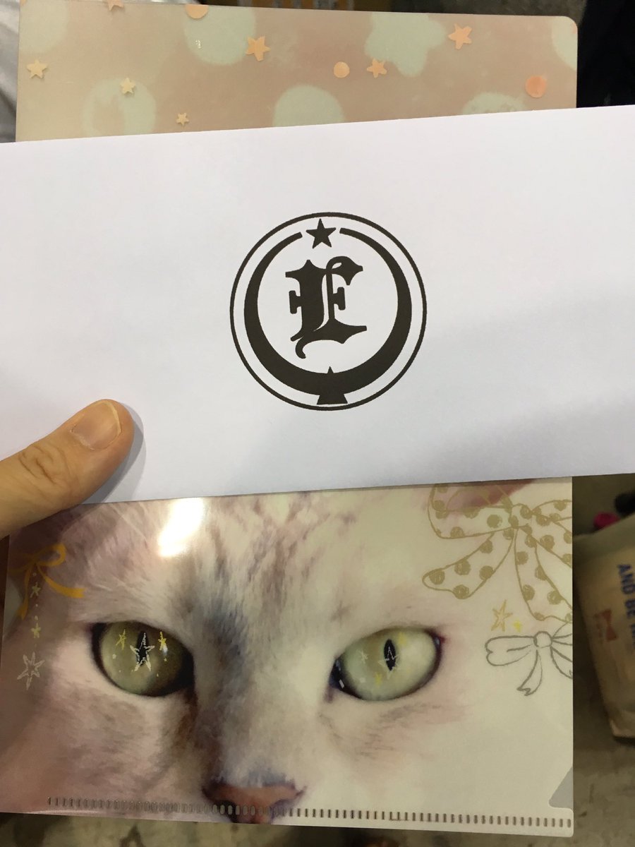 C92 も石油王がspを連れて来場 薄い本購入の際に手渡される封筒の中身にあるものが追加される Togetter