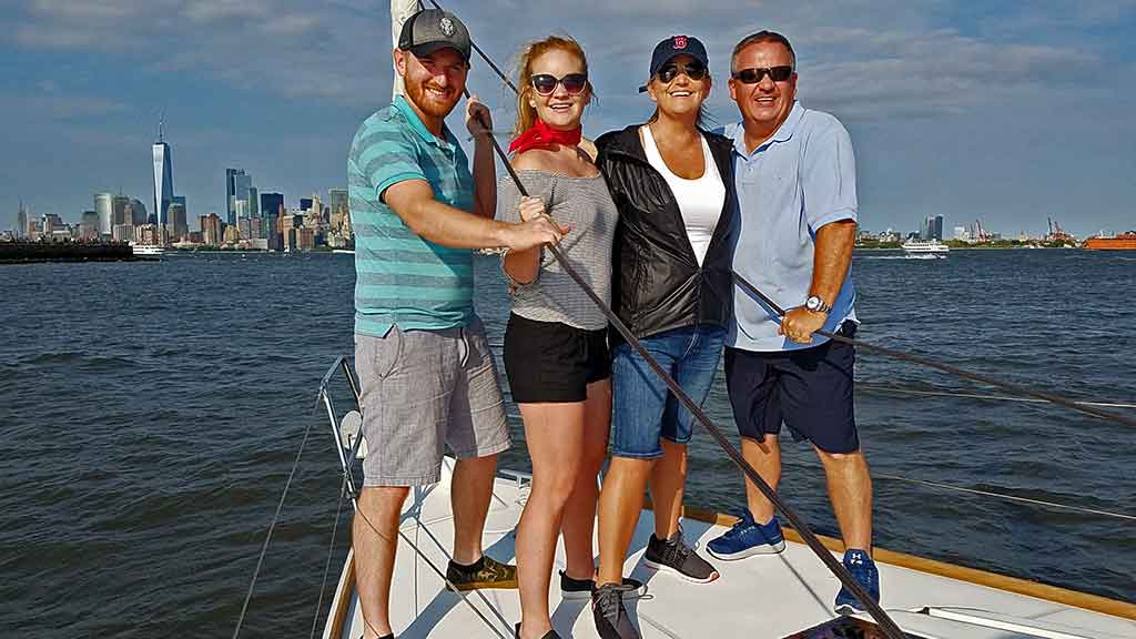 sailnyccom's tweet photo. Sailing in #NYC   #StatueOfLiberty   #MANHATTAN  #SAILING   #JerseyCity #Hoboken #Brooklyn  #SAILNYC #LIBERTY  https://t.co/NJCLpqFzwb https://t.co/2rr4qZ2nlS