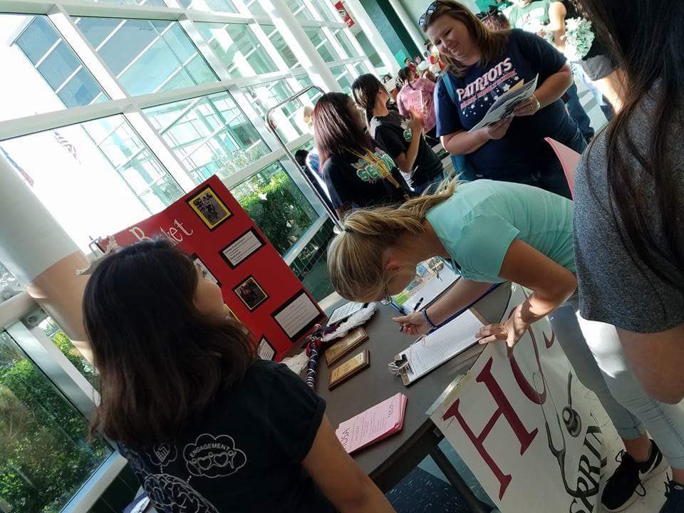 SpringHighHOSA's tweet photo. Had a BLAST @ cub camp!! Recruiting those freshmans for HOSA!!!ππ¦ #CubCamp2017 #WeAreSpring #ViewsFromArea6 #FutureHealthProfessionals https://t.co/PCxGhFBFGe