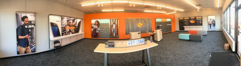 qcboost's tweet photo. Complete!  This store is the bomb dignity!!!!!!!!! https://t.co/LaiCIkeBfn