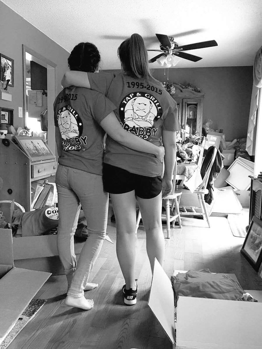 em_warren17's tweet photo. SNEAK PEEK BECAUSE MY BFF AND I ARE GOALS #ily #PlayingForConnor https://t.co/hKwzyAKIeH