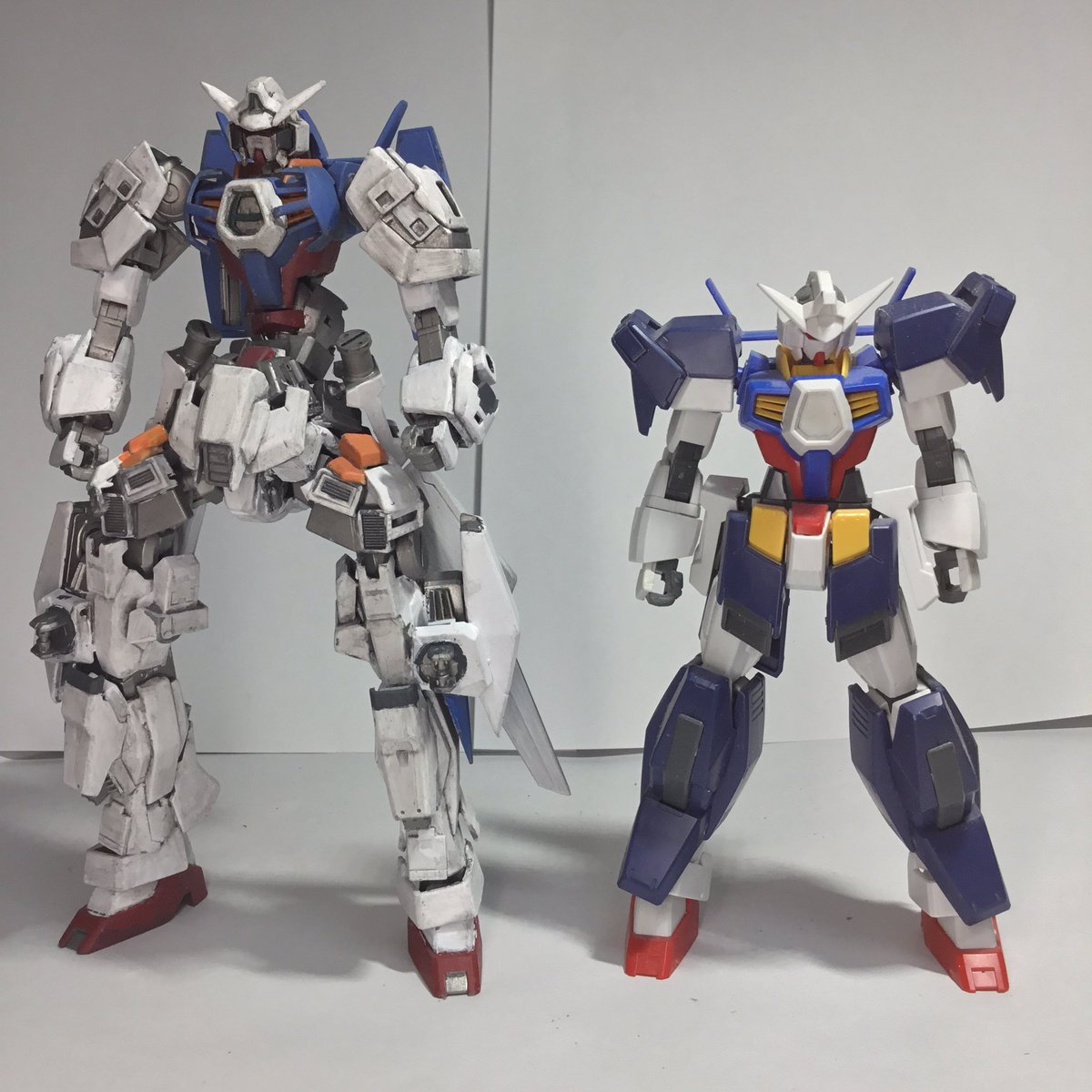 ゼノシオン ガンダムａｇｅ １ Verzeno Hgガンプラ改造品完成しました 大きくバランスを崩しつつも ガンダム として製作しました 全体をエアブラシシルバーでメインカラーは全て筆塗りでの作成 ａｇｅ１をニコイチで胴体を逆さにして腰パーツ