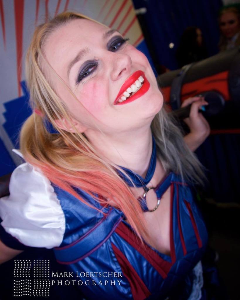 Ectogammot's tweet photo. Laughter sometimes kills the pain. Go follow @harleyquinn.png for insanely great #cosplay ! #harleyquinn #harleyqu… https://t.co/1Go8k79CyH https://t.co/RBLUj5x6Dk