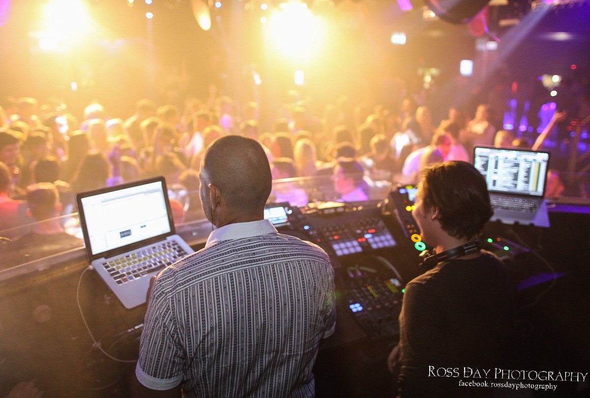 Looking like a capacity night at <a href="/3PartyFridays/">FreePartyFriday</a> as #southend starts the weekend right at <a href="/Talk_Nightclub/">TALK NIGHTCLUB</a> with <a href="/djrichiedon/">DJ Richie Don</a> and <a href="/DJ_SarahB/">Sarah Belsey (DJ)</a>