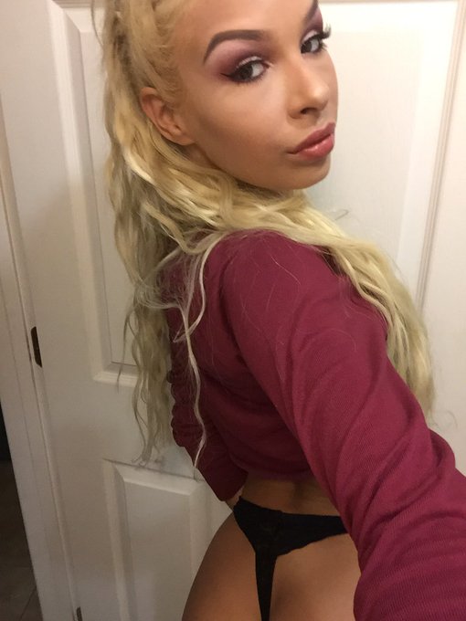 Going LIVE on @CamSodaLive in two minutes !!!! https://t.co/6o41k0NJX3 💋 c u there ! https://t.co/3h<a class="tags" href="/tag/camsodalive">@camsodalive</a><a href="/tag/halloween2017"class="tags"><span>#halloween2017</span></a>