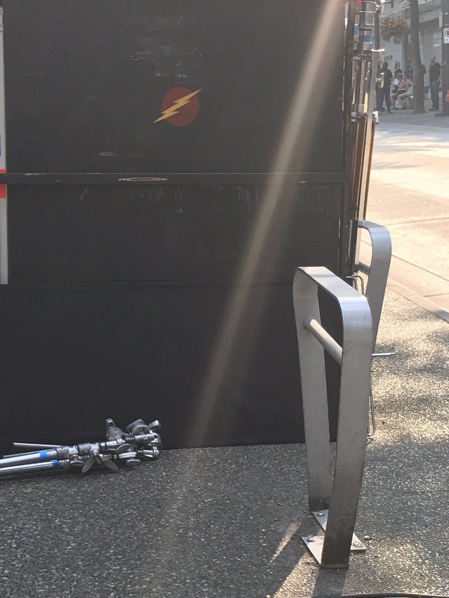 On set for #TheFlash <a href="/WhatsFilming/">What's Filming</a>  hope good things happen tonight! ⚡️🙏