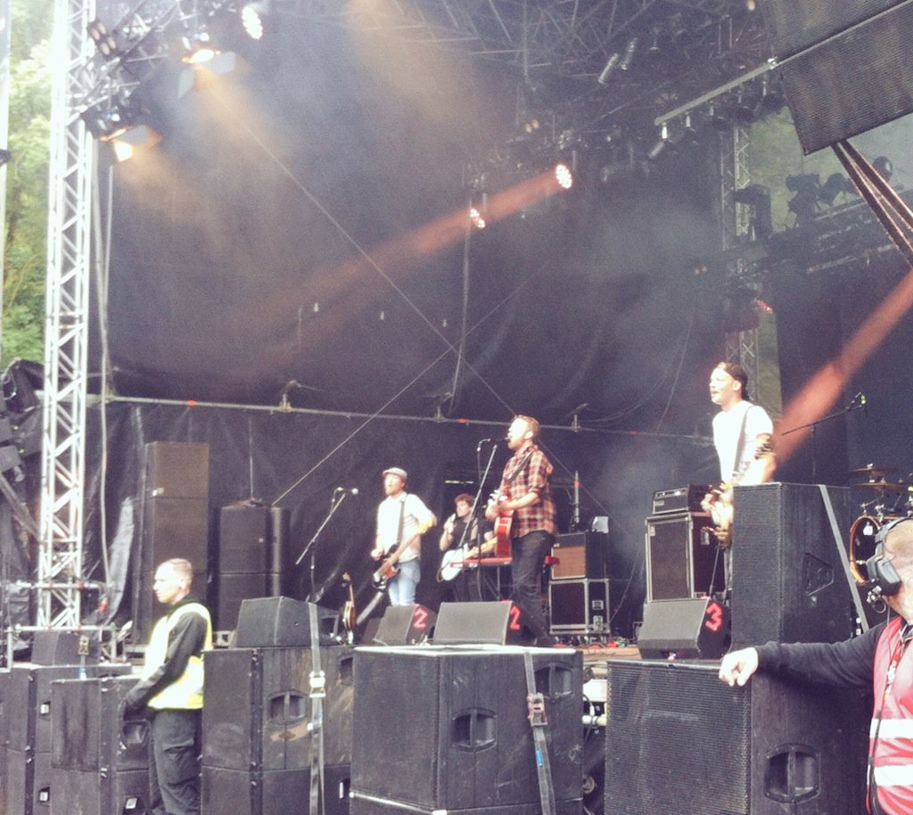 ShineyShadow's tweet photo. Der Rest war dafür mega! \o/ #Taubertalfestival #timvantol #marathonmann #jenniferrostock https://t.co/mgvbZNBAbC