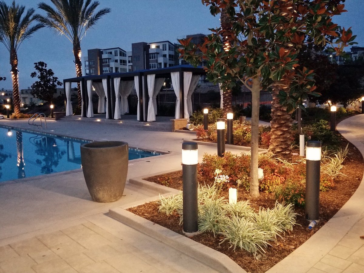 RowanElectric's tweet photo. The pool area at the Civita Rec Center. #sandiego #civita #dempseyconstruction #outdoorlighting #RowanElectric #summertime #pool https://t.co/MP0nTAUcCS