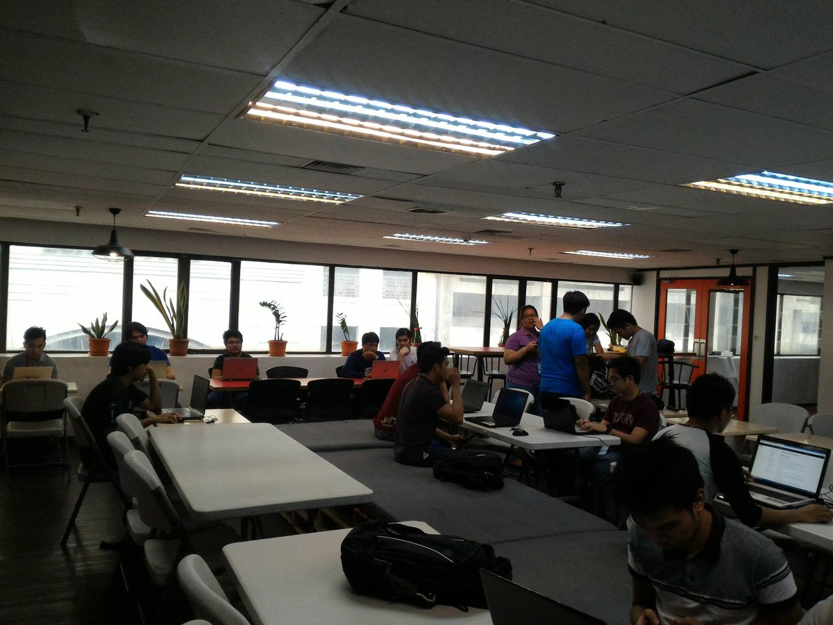 DEVCONPH's tweet image. Participants getting ready to get their hands dirty with ReactJS #ReactJSCodeCamp #DevConPH