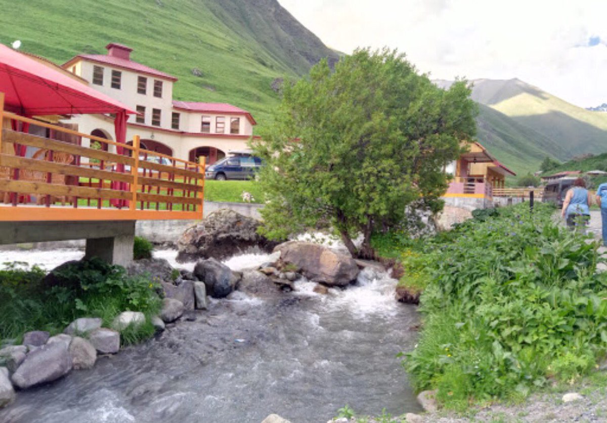 ahuwidi's tweet photo. #ايمن_جورجيا حديقة #كازبيجي #الوطنيه
الموقع
#KazbegiNationalPark
https://t.co/3nHk2CrW3C
#travel #tablisi #kasbegi #السفر #السياحه #سفر https://t.co/Lj2zGDZKZv