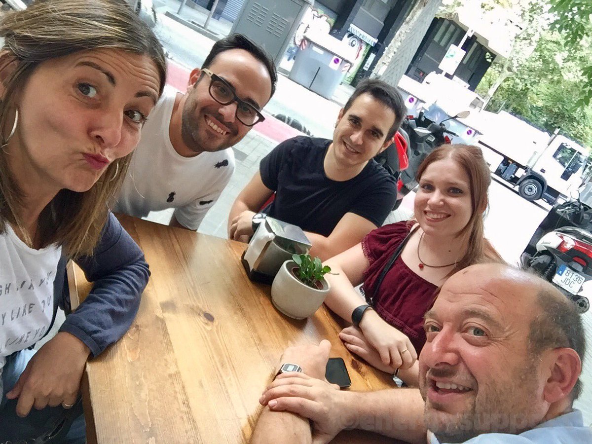EnergySupport's tweet photo. @articecreambcn @delacrembcn Súper refrescante el #helado #delacrembcn .
Gran compañía la de esta tarde #articecreambcn con Massimo & Team #quebuenosonloshelados 🍦🍧🍦🍧🍦🍧🍦 https://t.co/Q7mgexMvO4