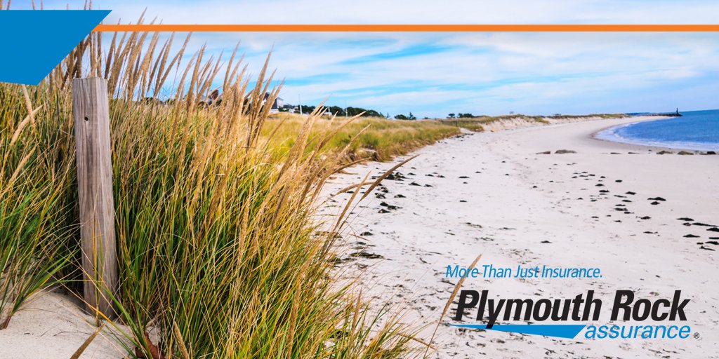 PlymouthRock's tweet photo. Nothing beats summertime weekends in #NewEngland. Check out our list of the top beaches to visit in #Massachusetts: https://t.co/Yu0YjsEBf7 https://t.co/Vag3ZynzhC
