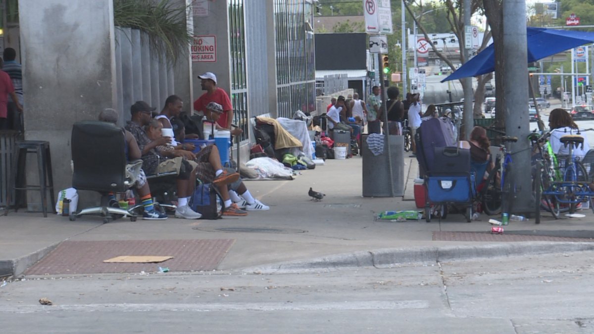 KXAN_News's tweet image. Austin considers adding overflow homeless shelter in another neighborhood kxan.com/2017/08/11/aus…