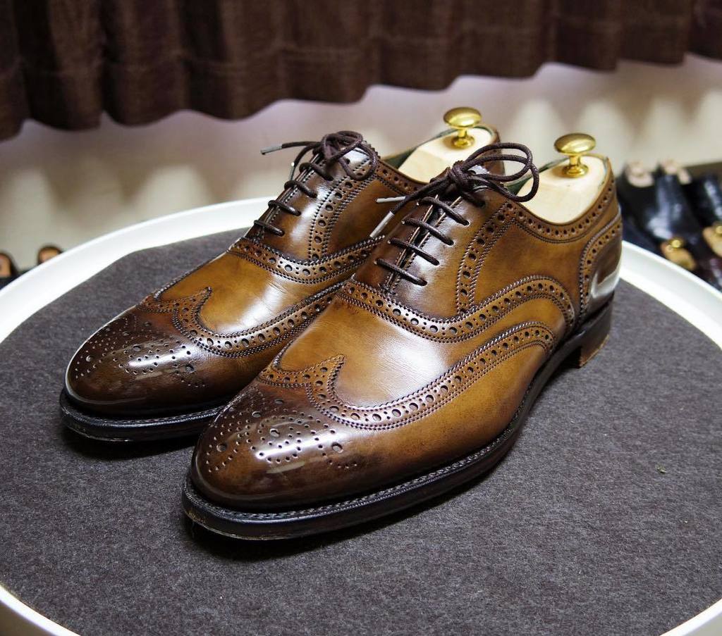 sthkzn's tweet photo. Cheaney
色褪せを感じたのでブラウンのクリームを使いました。
#cheaney #cheaney130 #shoes #mensshoes #shoecare #チーニー #紳士靴 #革靴 #靴磨き #シューケア https://t.co/a2baSOShXV https://t.co/aE8IlhacrJ
