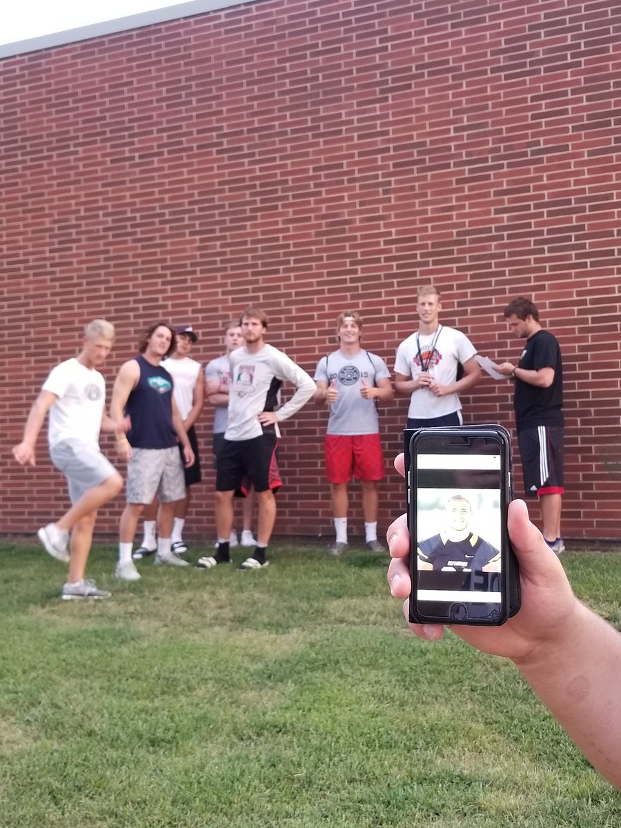 TheDCMuffinMen's tweet photo. THE MAN BRYCE LIDTKA #Whatscooking #DSH17 @DordtFB https://t.co/KrJ9axcNE0