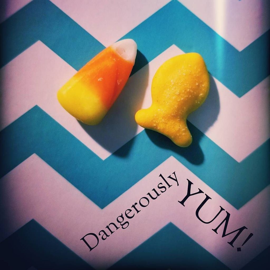 SprylyOriginal's tweet image. Self control DESTROYED 😥
🔰
🔰
#snackthatsmilesback #I❤️candycorn #fallcandy🍁 ift.tt/2wC4gLv