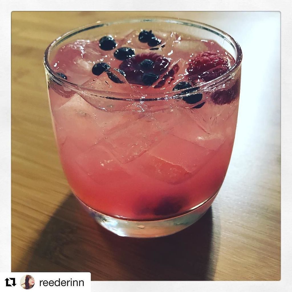postmodspirits's tweet photo. #Repost @reederinn (@get_repost)
・・・
Gin is always prettier in pink. 💕 @postmodernspirits .
.
.
#postmodernspirits #oldcityknoxville #gin #… https://t.co/JpEAons83A