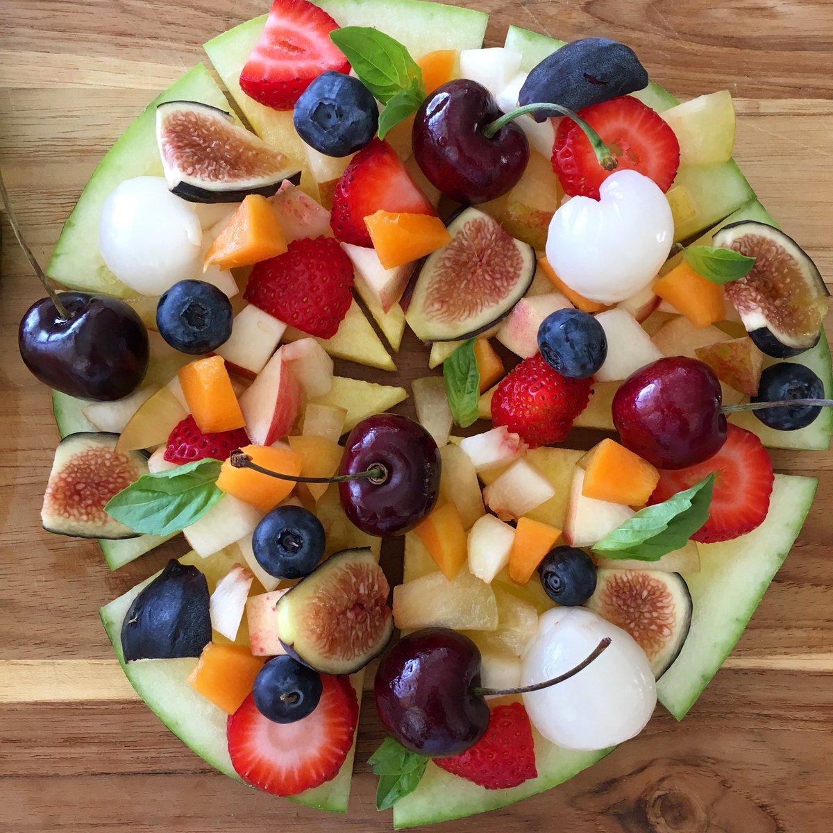 ShanCooks's tweet image. Detox with #fruitpizza