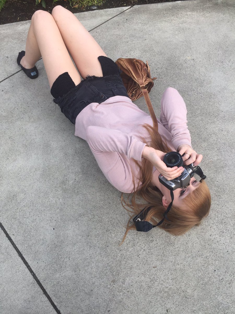 JanisMilham's tweet photo. My amazing photographer!  #spaceneedle #chihuly https://t.co/6XqQTfLAfO