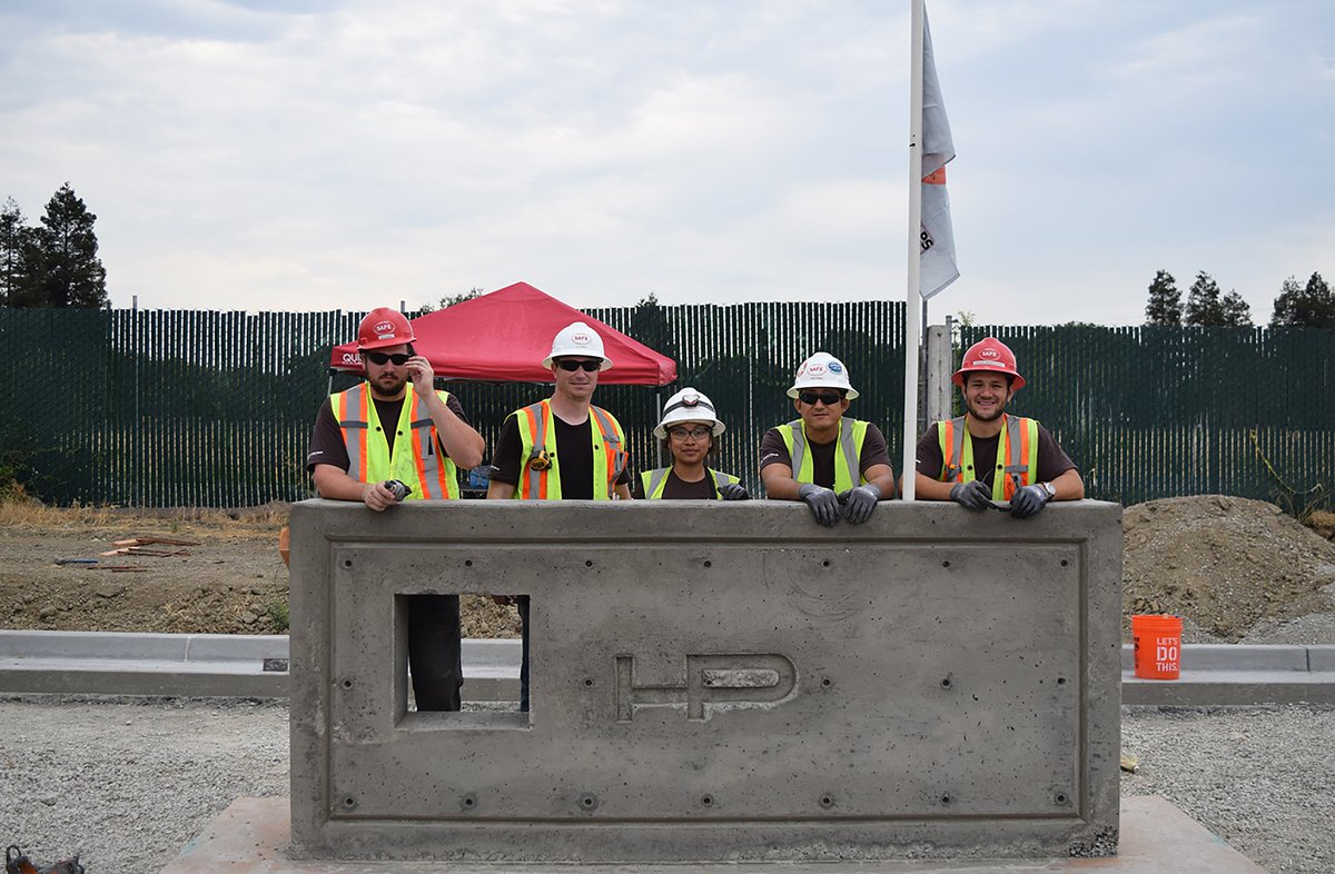 HenselPhelps's tweet photo. The finished walls look great, especially because they were built with determination and teamwork! Congrats to all five teams! #FEBootcamp https://t.co/GCXmXlxBg4
