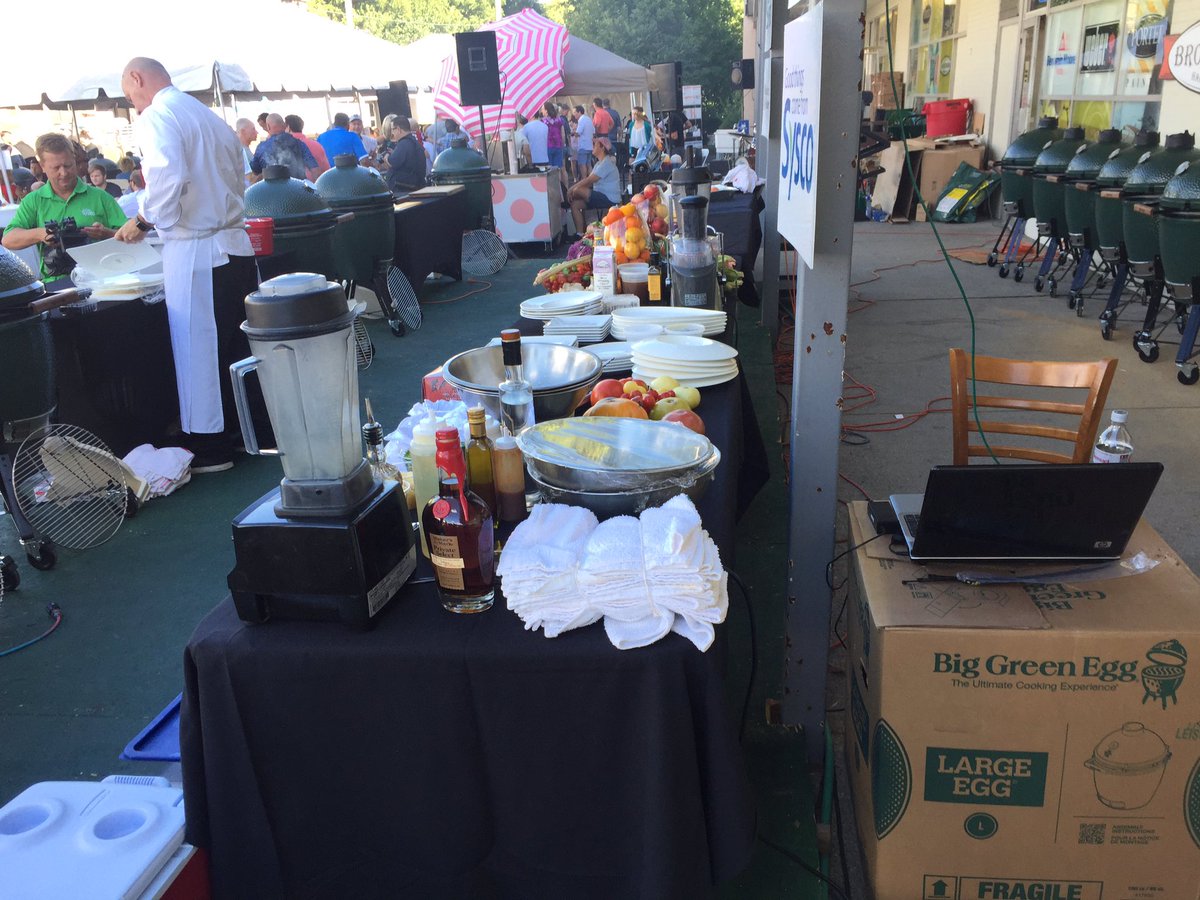 whas11reed's tweet photo. The Celeb Chief Chopped comp  starts at 7. Looking forward to judging again. EggFast @B_hardware will raise thousands for charity. @WHAS11 https://t.co/T0WQ481udz