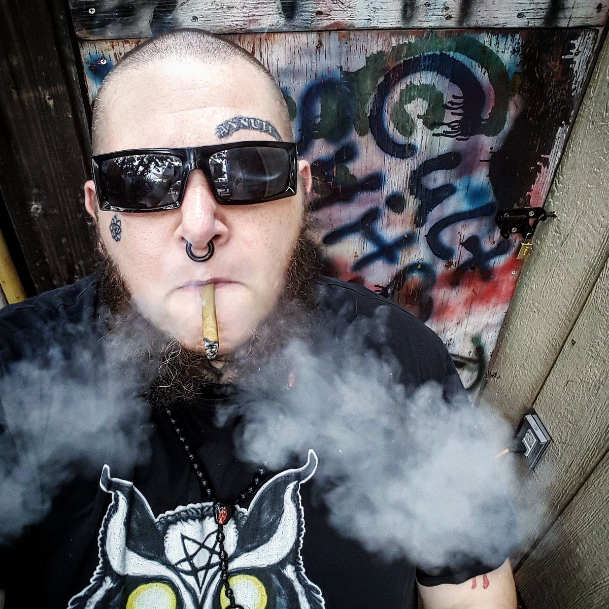 ryan_reverend's tweet photo. #NewProfilePic #thar3v #occultrap #blunt #bluntsoverbitches #armyof1 #deadgang #santisimamuerte #devoted2death #popecannabis1st #cultshit https://t.co/rCML3yXRR3