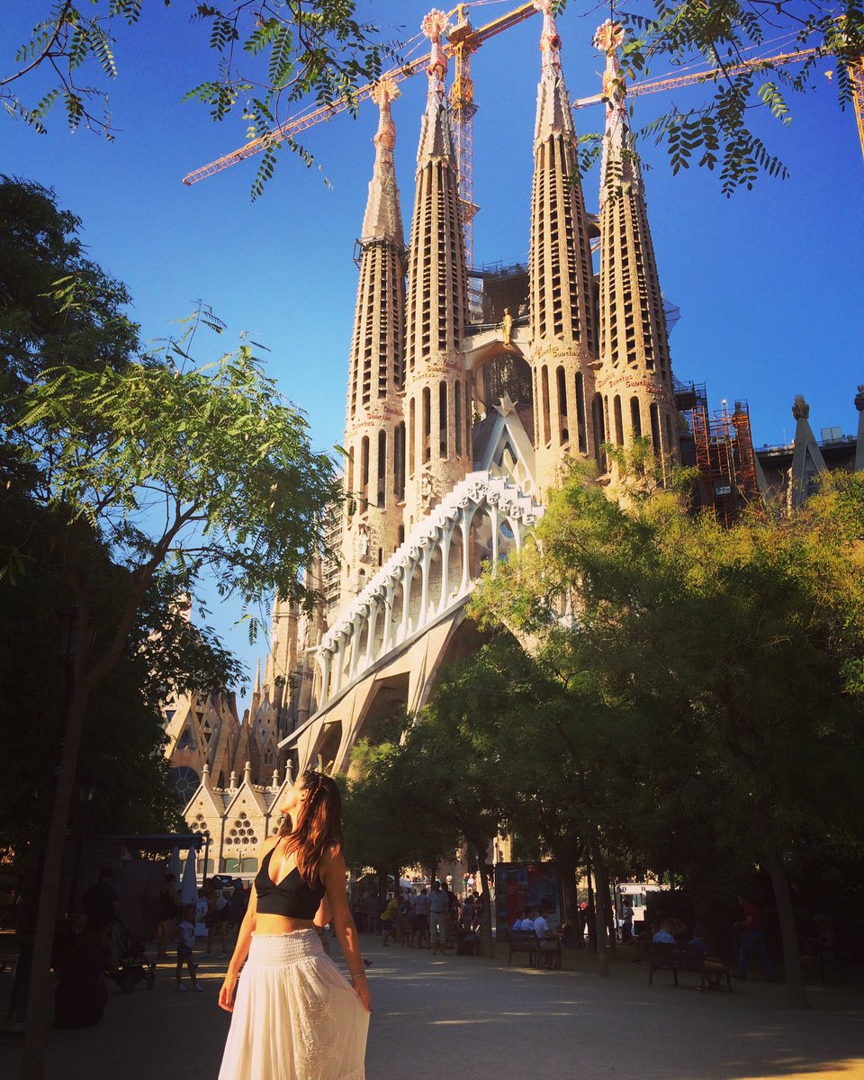 THEevasantiago's tweet photo. Life is a work in progress...#SagradaFamilia #barcelona https://t.co/B3anSgD2jl