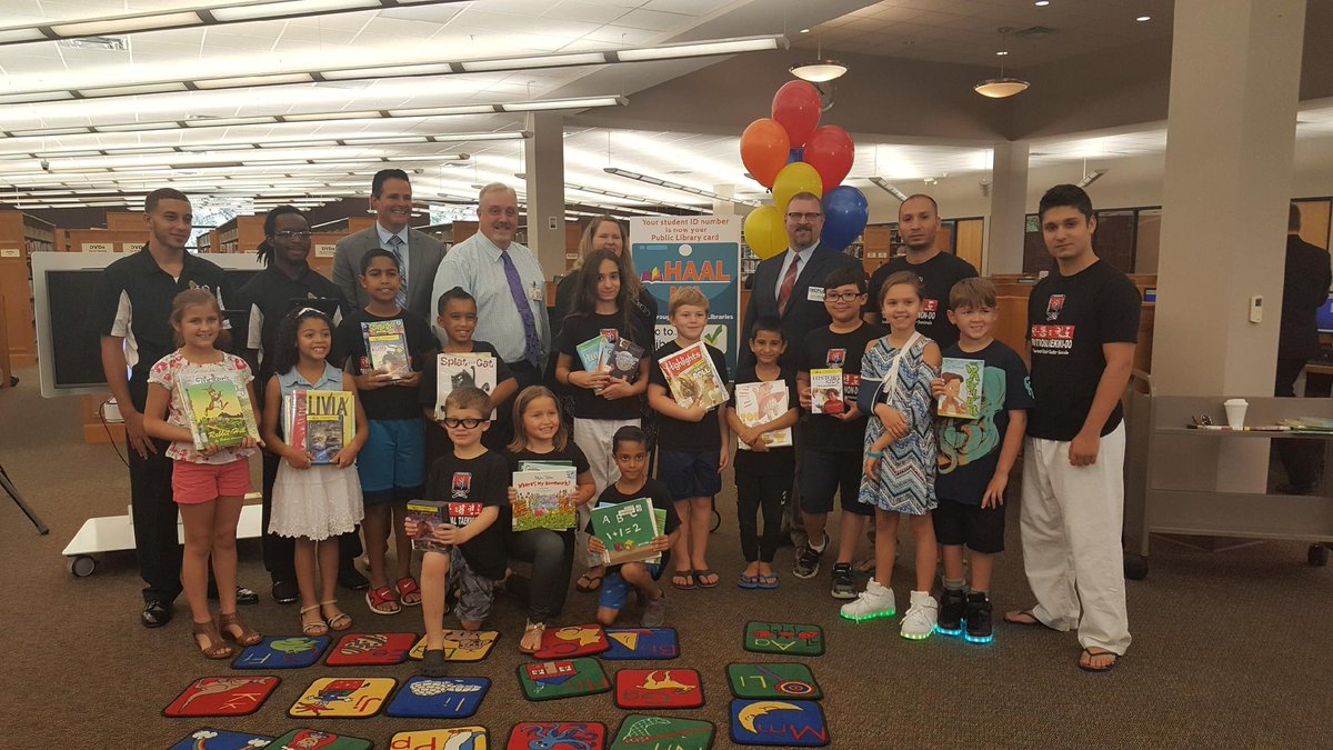 MyrickTavis's tweet photo. #HAALPass is a great way for our @HillsboroughSch students to use the public library resources using their ID #. @VanAyresHCPS https://t.co/6SO9hZYwnc