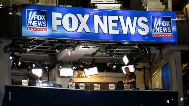 SethAbramson's tweet image. Fox News ISN'T right-wing anymore—it's state propaganda. Its daily assault on truth and rule of law is DANGEROUS. Please share if you agree.