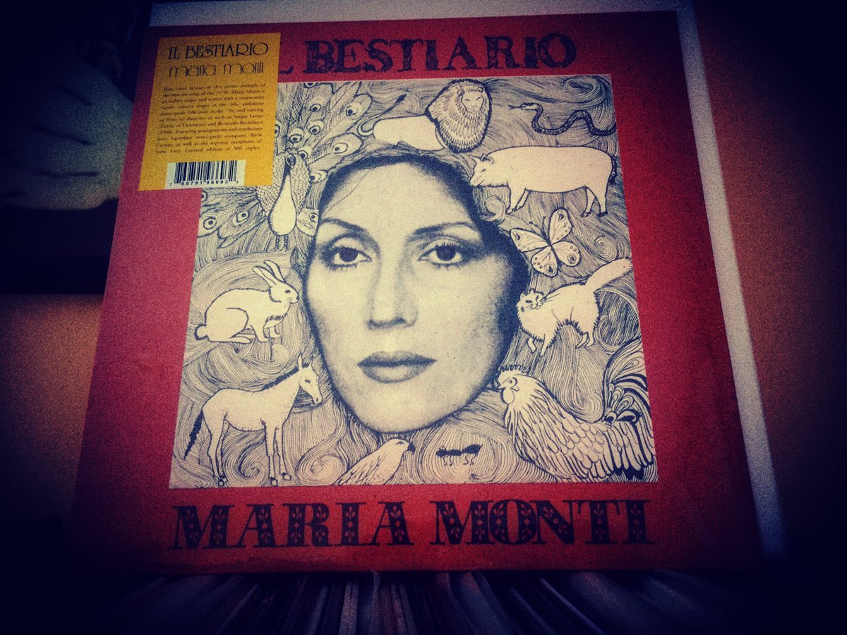 robgiannotti's tweet image. Affrontare il caldo in modalità intesa #vynil #avangarde #italy