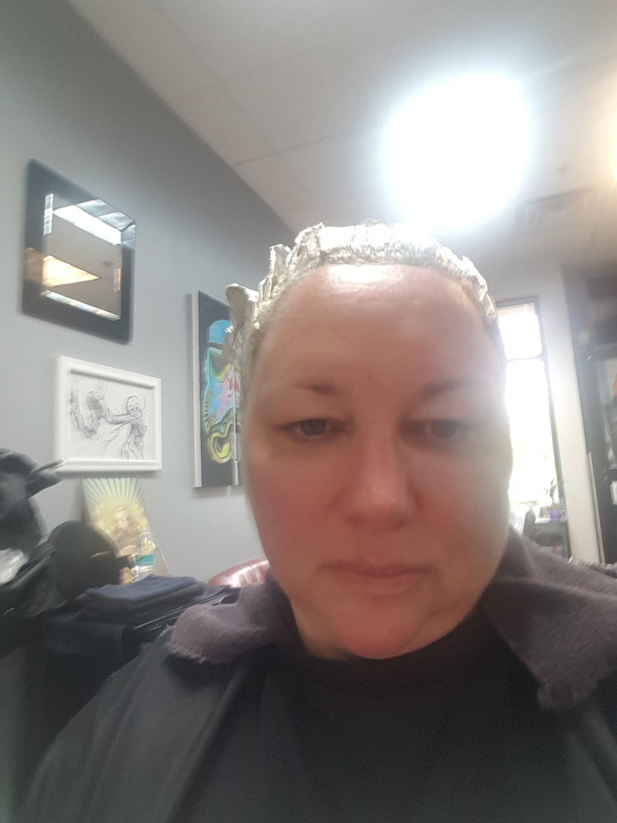 MidlifetoMax's tweet photo. I'm so excited to see what Fred comes up with for my hair! #mommakeover @TotalMomMakeovr #vowtostandout #lasvegashairlab https://t.co/S7D8Vj3PeB