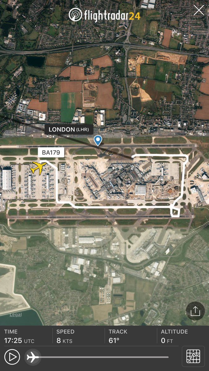 NikPhillips666's tweet image. British Airways #BA179 returned to the terminal a short time ago after inspection from ground crew - suspected fuel leak