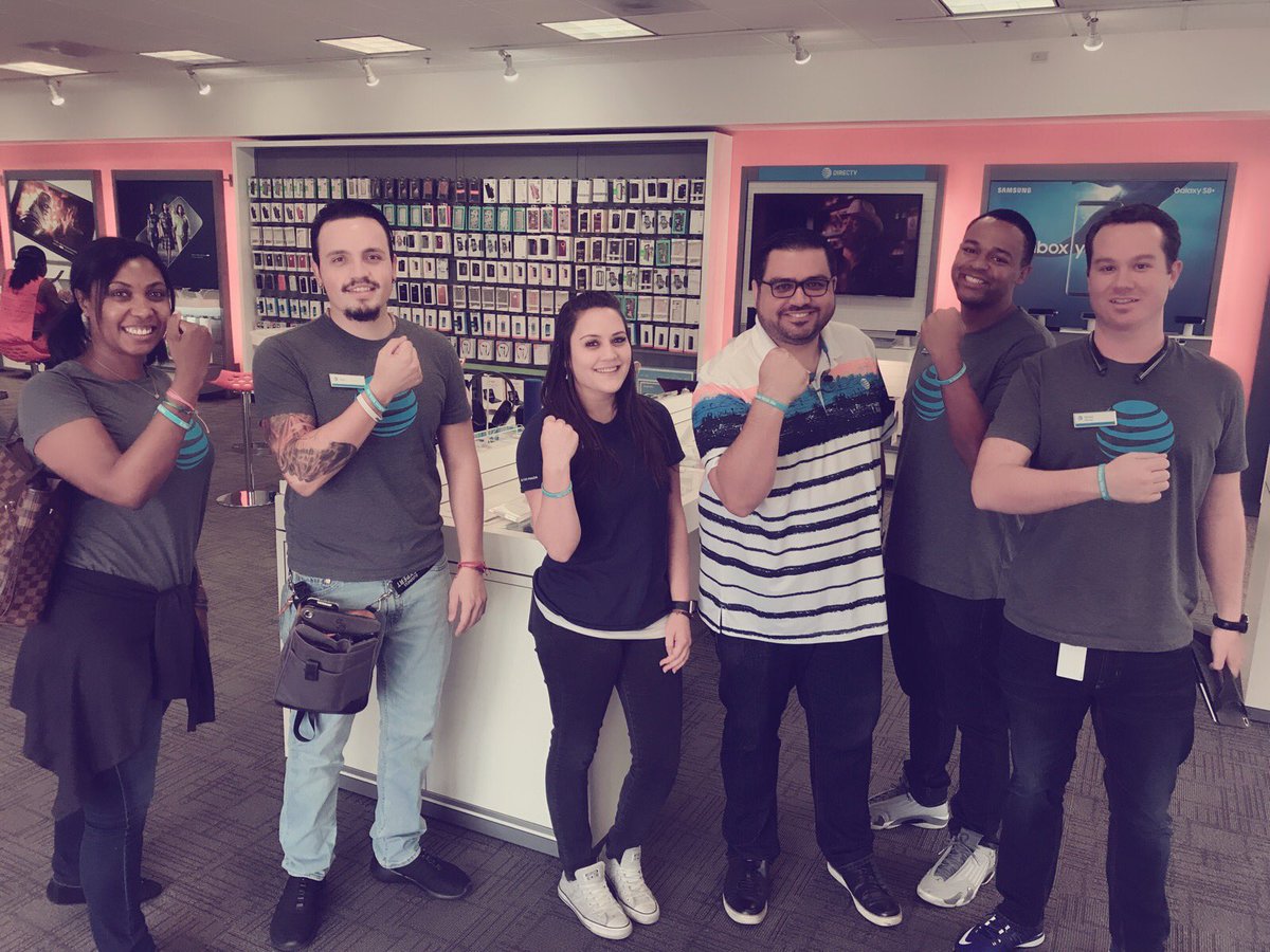 George3G's tweet photo. Congrats to the Craig Ranch team for taking the Jedi Master Award! #greatplacetowork #lifeatATT #itstarswithme #craigranch https://t.co/lLg0X84qQT