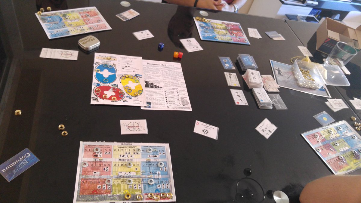 Oldfield's tweet photo. Probando G7 de Daniel López, promete!
Gozando de ver evolucionar un juego del #PyT2017
¿Lo probamos chicos?
@MiCabezaFriki @isaApari https://t.co/kpL4L1ylY5