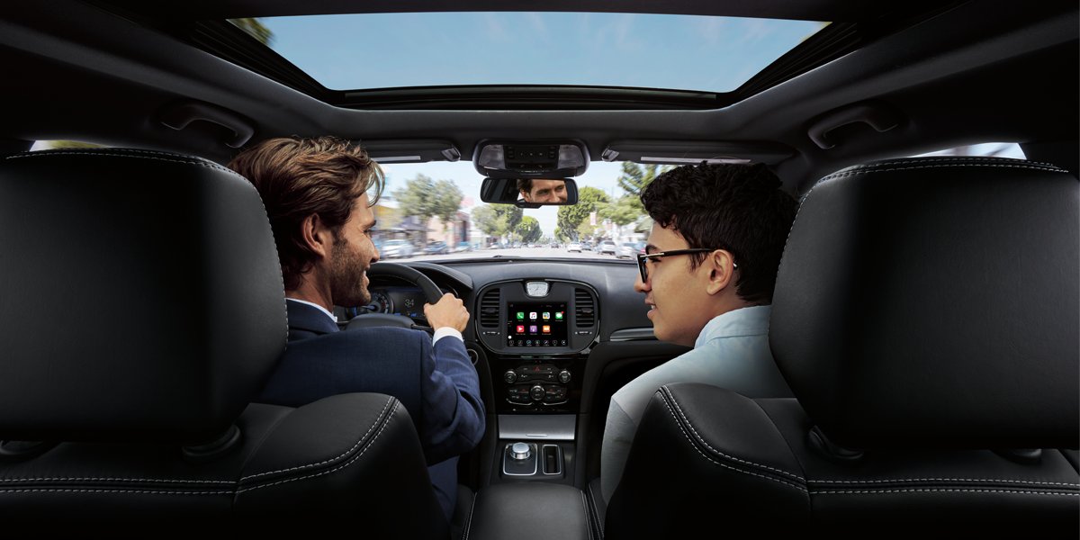 ChryslerBrasil's tweet photo. Hoje é o dia de quem sempre te apoiou e mostrou que tão importante quanto o destino é saber aproveitar o caminho. Feliz #DiaDosPais! https://t.co/KOI3SaRwyB