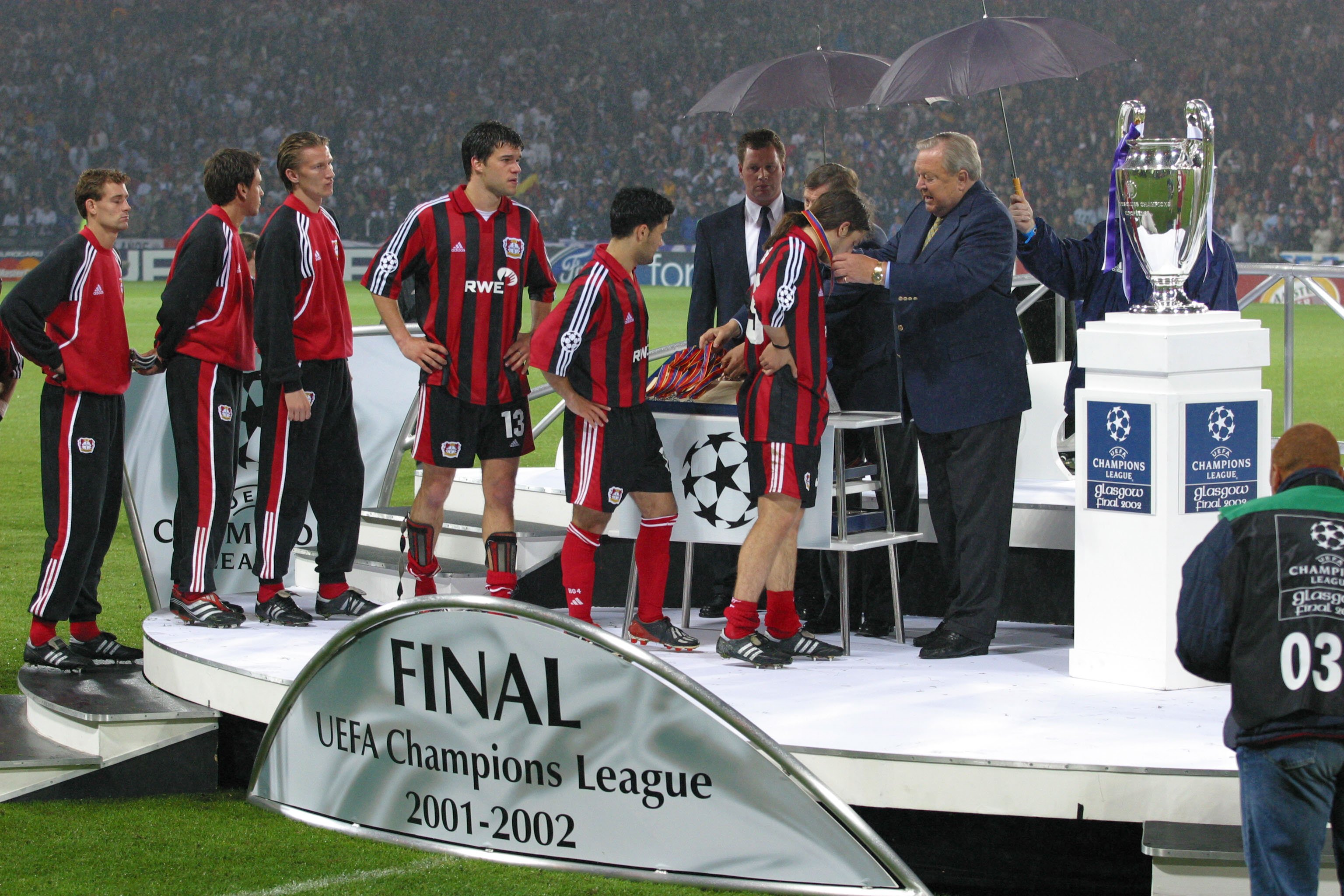 Bayer 04 Leverkusen on X: "The biggest highlight of Diego Placente's time  with the #Werkself was the 2001-02 #UCL final! #FlashbackBayer  https://t.co/ZHU6UQBCgv" / X