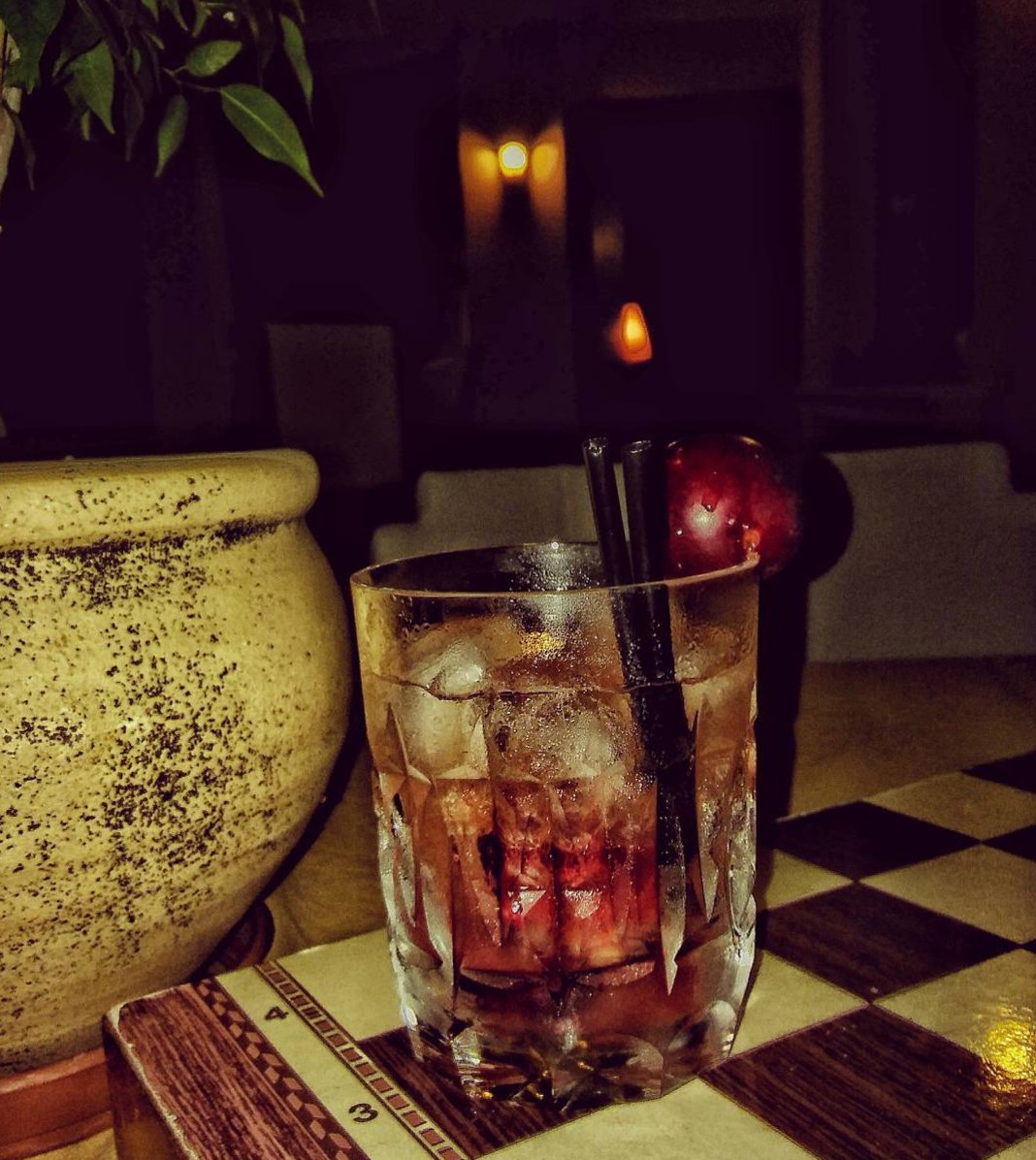 RonAbuelo_EC's tweet photo. Ron Abuelo Panamá… perfecto para la noche de hoy. https://t.co/dwv3gv4DsR