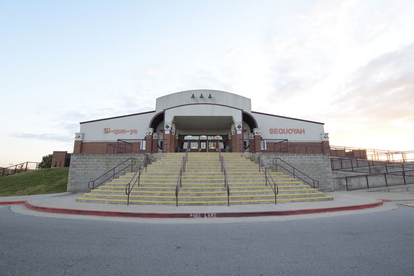 CNB_Media's tweet photo. Sequoyah alumni group establishes scholarship fund with @Cherokeefoundtn.
https://t.co/AwHULODqKE https://t.co/UOKBhf1OiM