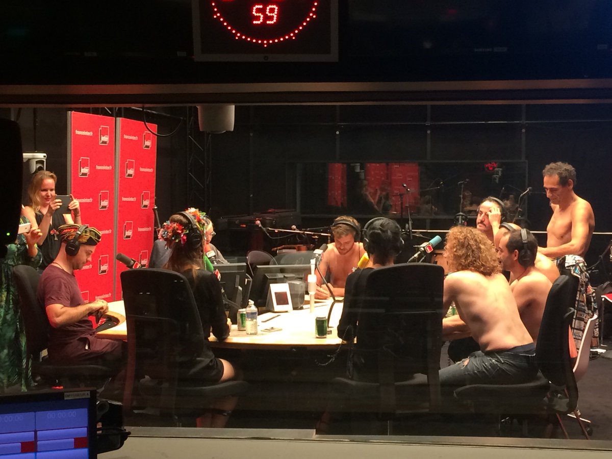 backtobackfi's tweet photo. Tout de suite, c'est chaud sur @franceinter !! #b2bfi https://t.co/tD3ZtsSdZK