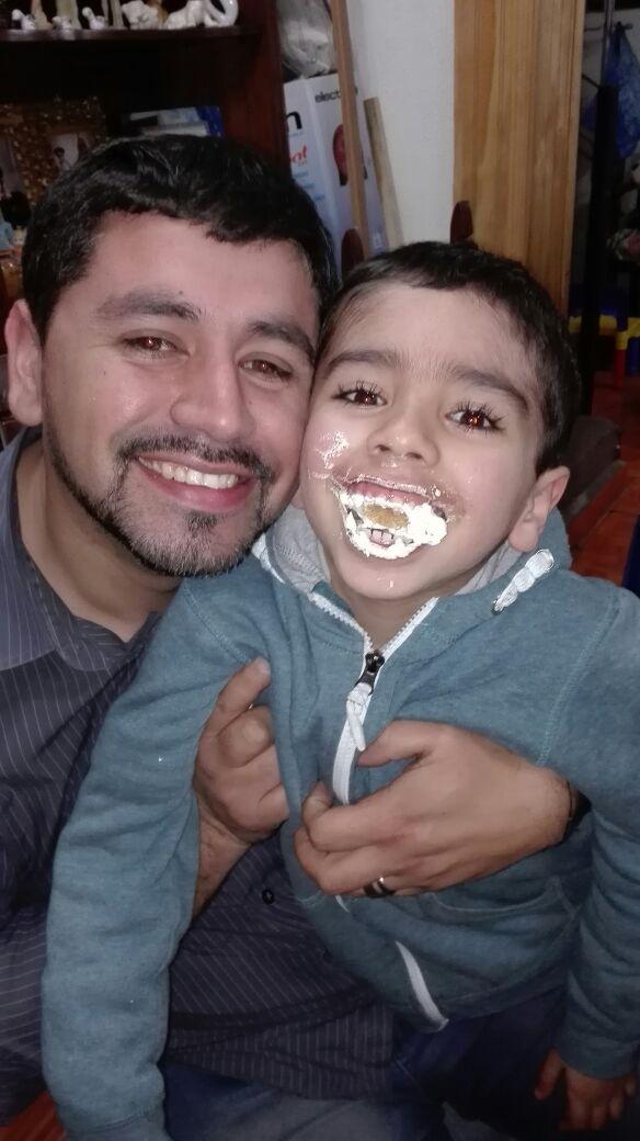 manuelverdugori's tweet photo. #MiniTenores con mi chanchito queremos la entrada para la ver a la gloriosa T_T https://t.co/JqYahOYLyx
